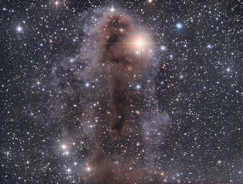 ETSlifestyle's tweet photo. Lynds Dark Nebula 1251 #space #nasa https://t.co/wnVzqQyByz