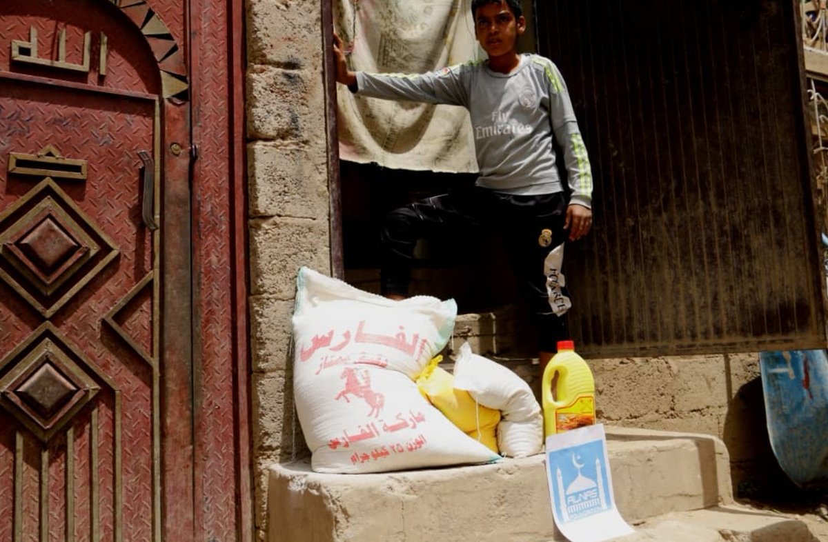 Food parcel distribution in Yemen, Sana'a. #Ramadan #EidAlFitr