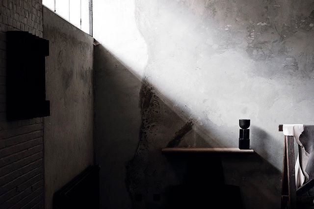 Black is black.
@studioarnodeclercq for issue No.11
Photo @tibods .
.
.
#openhousemagazine #openhouse #studioarnodeclercq #arnodeclercq #belgium