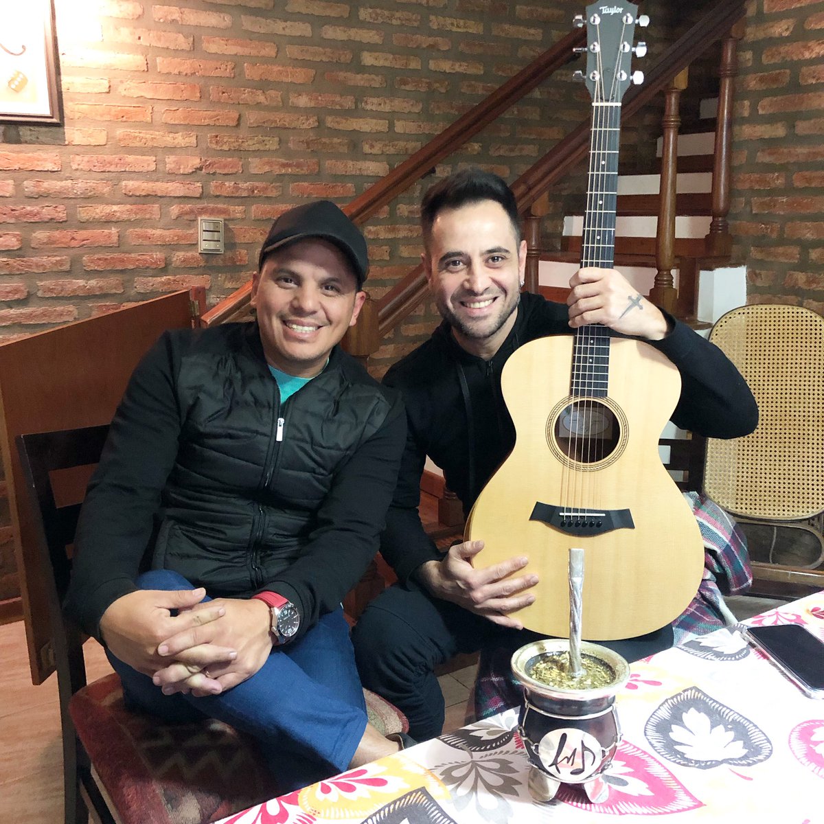 ngelcarabajal's tweet photo. Gran anfitrión!!! Graciasssss amigo querido @rioquez Riquísima cena de @2628Andre Comienza un nuevo proceso !!! Empezamos a trabajar en cosas que nos hacen bien !!!  Ph @elfachagaido https://t.co/wWQrJ104qe