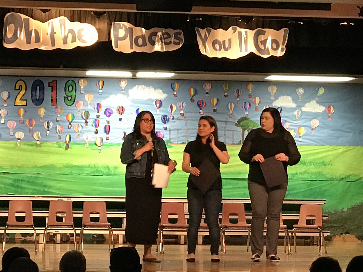 DiscoveryCVESD's tweet photo. Great job to our students and teachers at tonight’s Kindergarten performance of “Oh the Places You’ll Go”! https://t.co/q39pKSqnlU