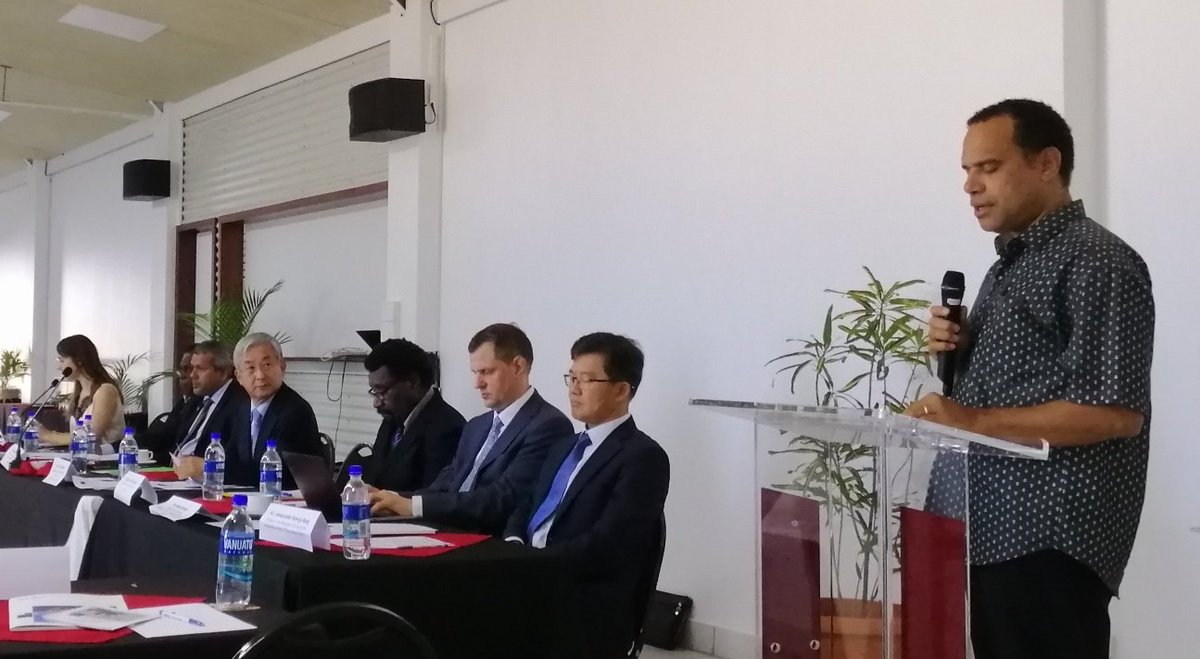 VanuatuClimate's tweet photo. #Vanuatu Minister of Foreign Affairs reminds Pacific parliamentarians that the International Criminal Court ICC can prosecute environmental crimes like Climate Change Loss &amp; Damage. @RRegenvanu #ClimateCrisis https://t.co/Lm0ERDojPu https://t.co/cQ9OrOjrSo