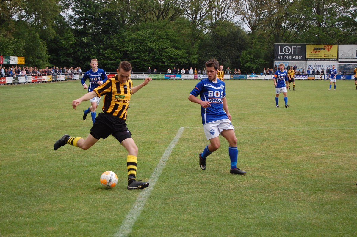 GraveGerry's tweet photo. VKW verslaat GOMOS en is ronde verder in race naar hoofdklasse. https://t.co/DkHNrcAQrL #vkwwesterbork #vkw #gomos #vvgomos #westerbork #norg #nacompetitie #zondagvoetbal #eersteklasse #zondageersteklasse #amateurvoetbalverslaafd #amateurvoetbal @VKWWesterbork @vvGOMOS https://t.co/MDqBmrWxui