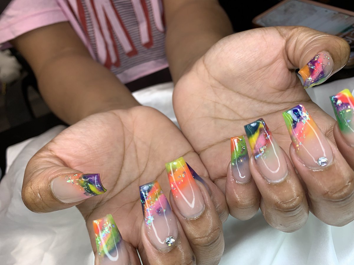 OGmollymal's tweet photo. Cute asf 😍🔥💚❤️💕 but ... 
Nails I did ✨ https://t.co/oh3jXvvMoD