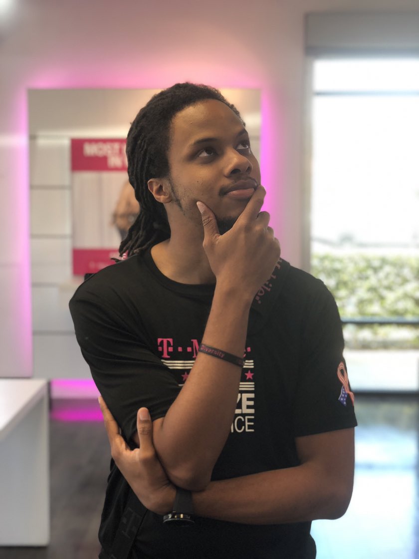 Ctwices's tweet photo. Ready for action, ready to earn his keep! Welcome to winner circle, one of the highest achievements one can earn here at @TMobile! Congrats earning Q1 WINNER CIRCLE! And always bringing the expert advice! 🙏🏼✅🎦 @CentralCaMike @ljeangib https://t.co/XScyFB8YJ8