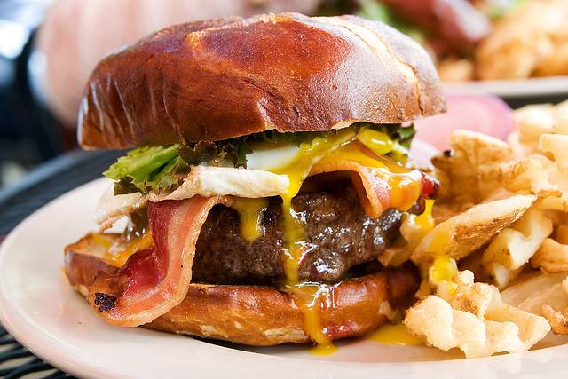 elitepsi's tweet photo. It's time to eat! Here are 15 restaurants in Illinois that are mouthwatering good: https://t.co/R38RJDlXvJ https://t.co/kOq2Kevko9