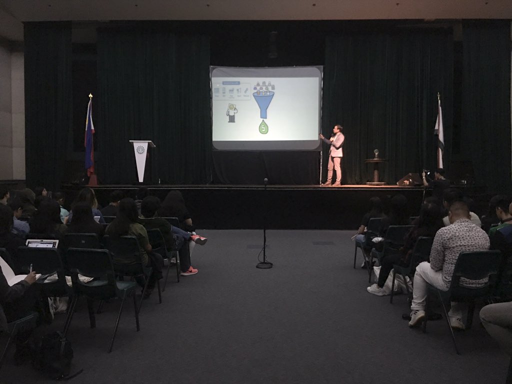 TheBenildean's tweet photo. Kernan Motoomull, CEO of TechSupport PH, talks about digital marketing and digital transformation as we land into our last day of LSPCon 2019. #LSPCON2019 #SyncOrSink https://t.co/0stCo63edB