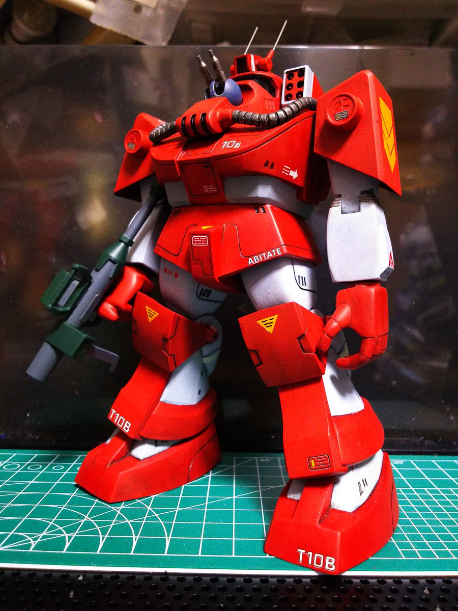 hakase66's tweet photo. 今年上期はダグラムシリーズ作ったなぁ。１枚目から1/48  1/72  1/72  1/48 の順です。 https://t.co/rTfJkCUDMA