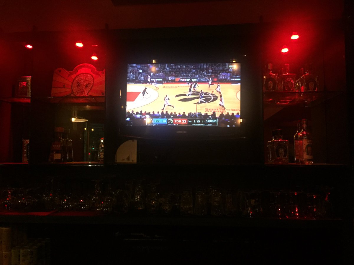 mattahertz's tweet photo. Representing the 6 in Mexico City #RaptorsNation #bandwagon #iwasbornthere https://t.co/LRKHleKAT4