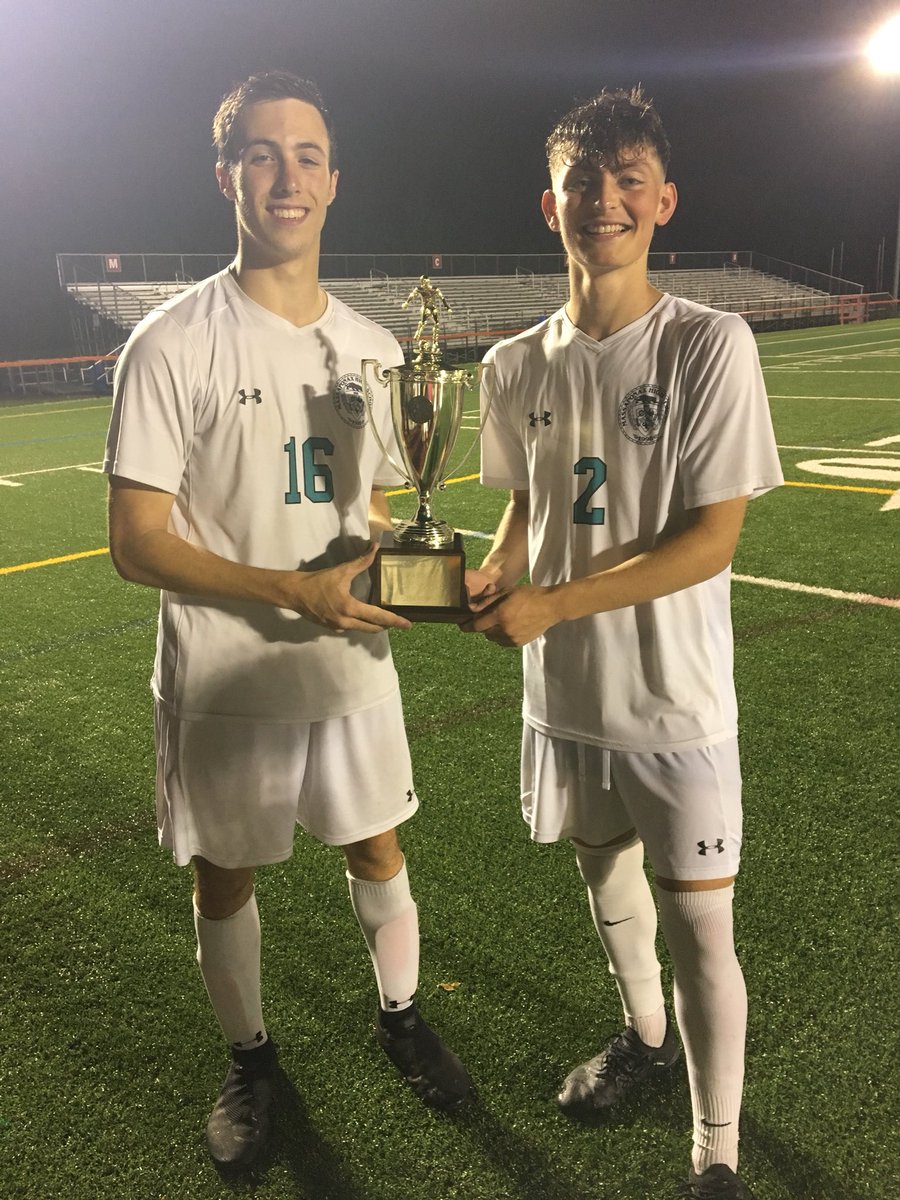 REGIONAL CHAMPS!!
Four hours after the game initially started, #Ponax gets late goals from <a href="/Matthew95165982/">Matthew Goldberg</a> and <a href="/_gabebailey_/">Gabe</a> to put away Mountain View and bring the trophy home to MHS!