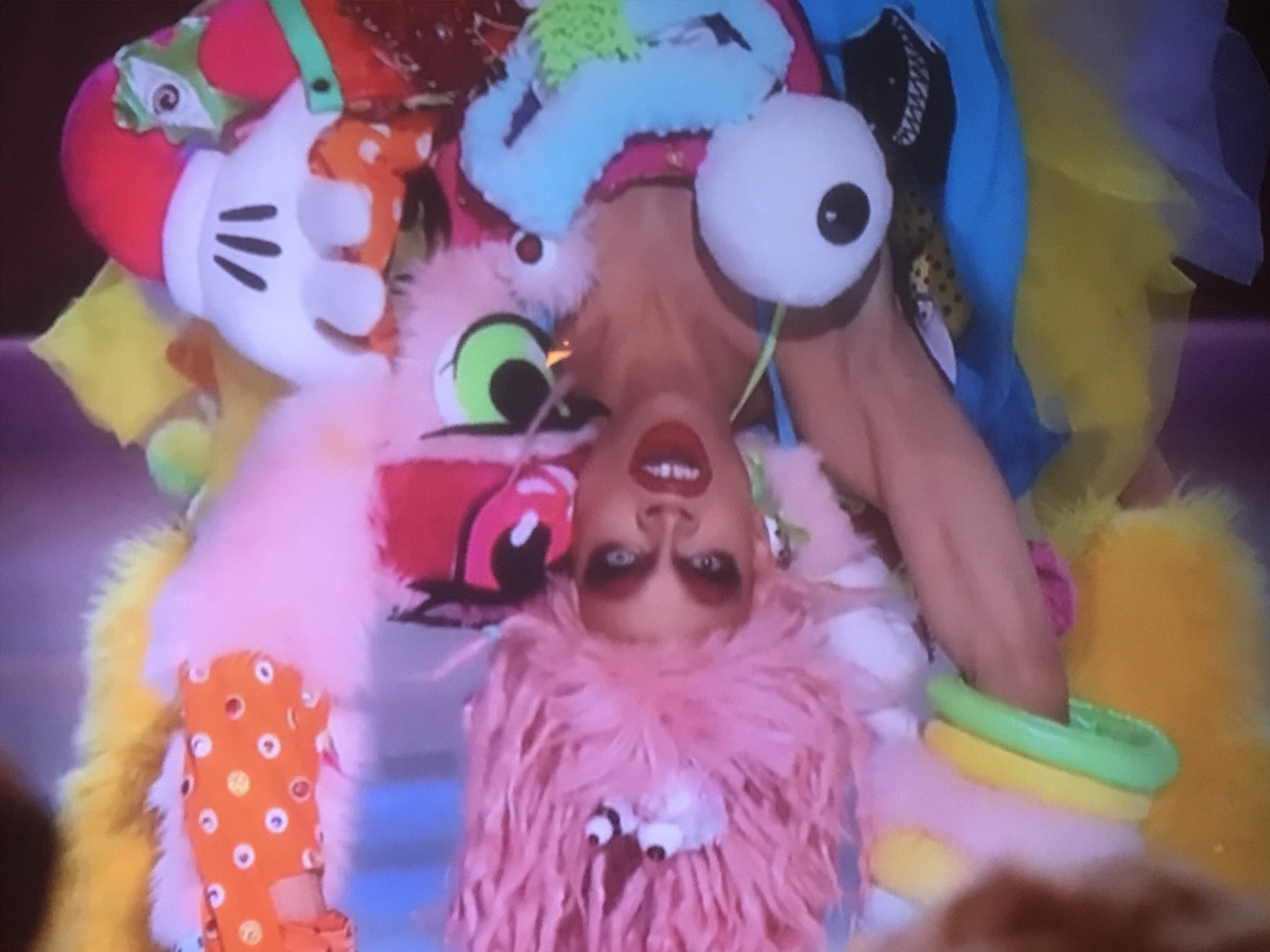 soup girl on Twitter "Yvie giving us Toys R Us dumpster realness 