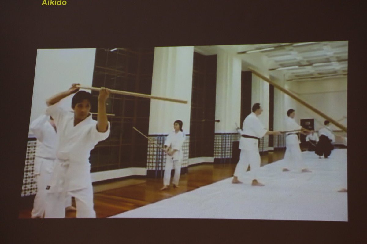 Morning workshop sessions were a success with @ryanbelock and Mark Bradford, @BeWeDo - learning about projection mapping and how to transform conversation with movement.  

#modesummit #motion #motiondesign #projection #qlab #bewedo #cocamassey