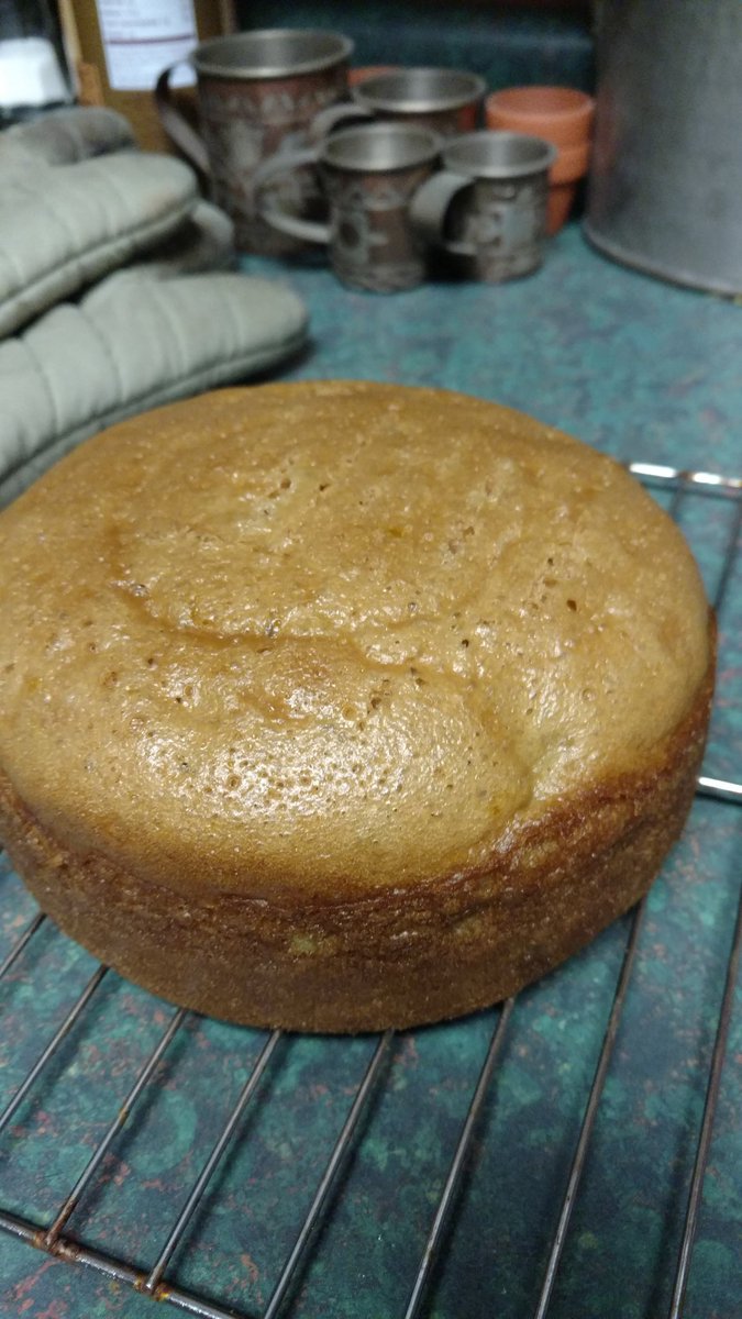 LoraHelou's tweet photo. Breakfast is ready! Latest in my series of #tinycakes that steam in a boiling pot on top of the stove. https://t.co/zQAQHpM8ik