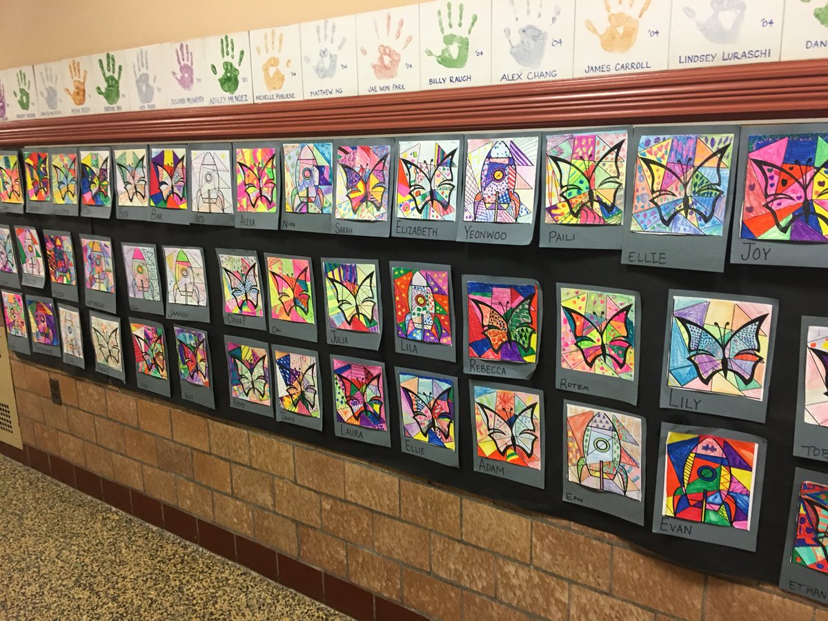 frede52's tweet photo. After a long day at #NJTESOLBE, I raced up the NJ Turnpike 🚗 to #TenaflyPS and presented some awards🏅 to deserving seniors, then made my way to #MackaySchool 🎨 for their annual art show! #LongDay #tired #offtobed https://t.co/9kCwLA5uSp