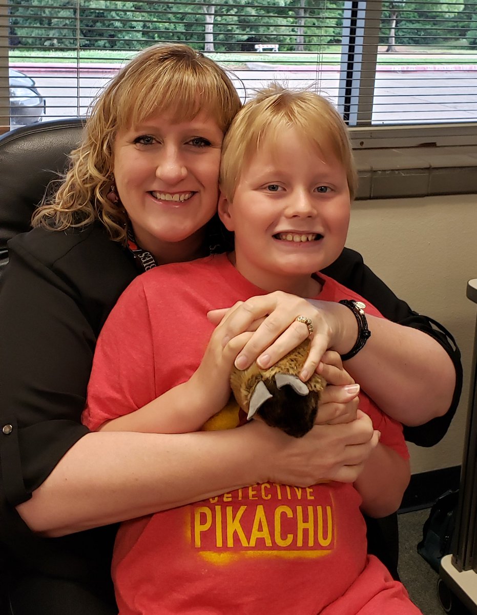 BobbiAndersonTx's tweet photo. Aidan's last day in 3rd and my last day in 5th. We're both headed to 4th next year!! Can't wait for a new adventure! #SLEbReal https://t.co/Q0EYpSuc1e