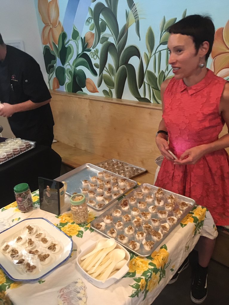 CityAliveABQ's tweet photo. At the graduation for #ThreeSistersKitchen - these 10 amazing entrepreneurs are starting their #foodbiz journey. #economicdev #buylocal https://t.co/7dUFyrrQXE