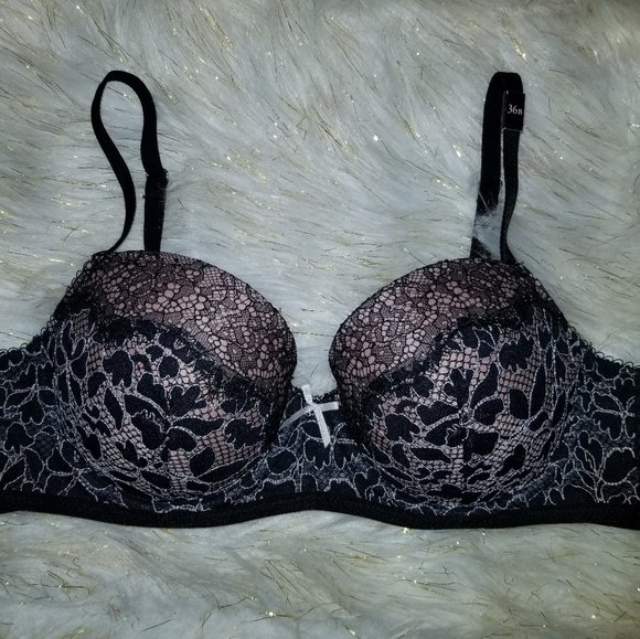teesfashfinds's tweet photo. So good I had to share! Check out all the items I'm loving on @Poshmarkapp from @alinyshka11civ @LaurenCave210 #poshmark #fashion #style #shopmycloset #victoriassecret #miraclesuit: https://t.co/6wl7RpJbm1 https://t.co/zqyFNWyx24
