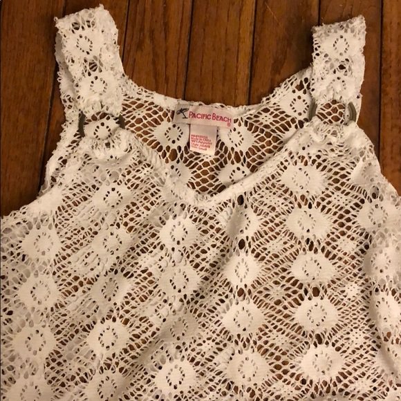 teesfashfinds's tweet photo. So good I had to share! Check out all the items I'm loving on @Poshmarkapp from @alinyshka11civ @LaurenCave210 #poshmark #fashion #style #shopmycloset #victoriassecret #miraclesuit: https://t.co/6wl7RpJbm1 https://t.co/zqyFNWyx24
