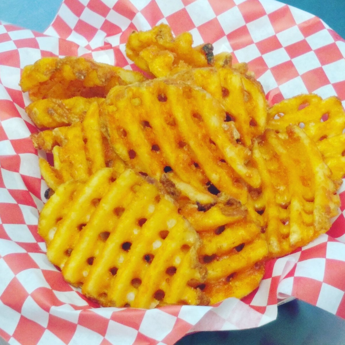 FatChumpys's tweet photo. The same seasoned, crispy on the outside and soft on the inside we all love in a new, awesome shape! 
#sogood #chandleraz #wafflefry #Fatchumpys #streetfoodfinder #foodie   #arizonafamily #foodtruckthursday #otg #dinner https://t.co/uiwNQ8hoMi
