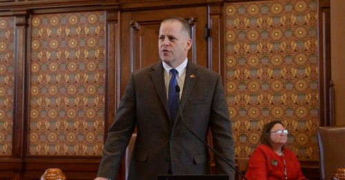 “Youth and apprentice hunting programs have proven to increase participation and help grow the next generation of hunters...
--Senate passes legislation to expand youth hunting--
bit.ly/2YXi3tC