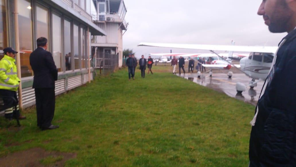 Club Aereo Puerto Montt- Chile (@capm_aereo) on Twitter photo Personeros de Gobierno, encabezados por Subsecretario Interior e Intendente, en terreno a través de vuelo FACH, utilizando nuestro aeródromo e instalaciones de Club Aéreo como plataforma eficiente de conectividad. <a href="/Fedach/">Feder. Aerea Chile</a> <a href="/GervoyAlcalde/">Gervoy Paredes</a> <a href="/munipuertomontt/">Mun. Puerto Montt</a> <a href="/biobio/">BioBioChile</a> @Int_LosLagos Personeros de Gobierno, encabezados por Subsecretario Interior e Intendente, en terreno a través de vuelo FACH, utilizando nuestro aeródromo e instalaciones de Club Aéreo como plataforma eficiente de conectividad. <a href="/Fedach/">Feder. Aerea Chile</a> <a href="/GervoyAlcalde/">Gervoy Paredes</a> <a href="/munipuertomontt/">Mun. Puerto Montt</a> <a href="/biobio/">BioBioChile</a> @Int_LosLagos