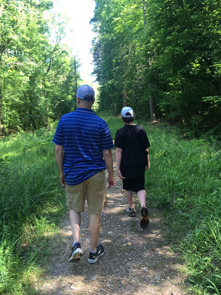 RebeccaBonner24's tweet photo. My favorite summertime activities: hiking, campfires, s’mores and spending time with family! Enjoying some R&R before starting classes next week! #mcasummer19 https://t.co/YROaXBbdf4