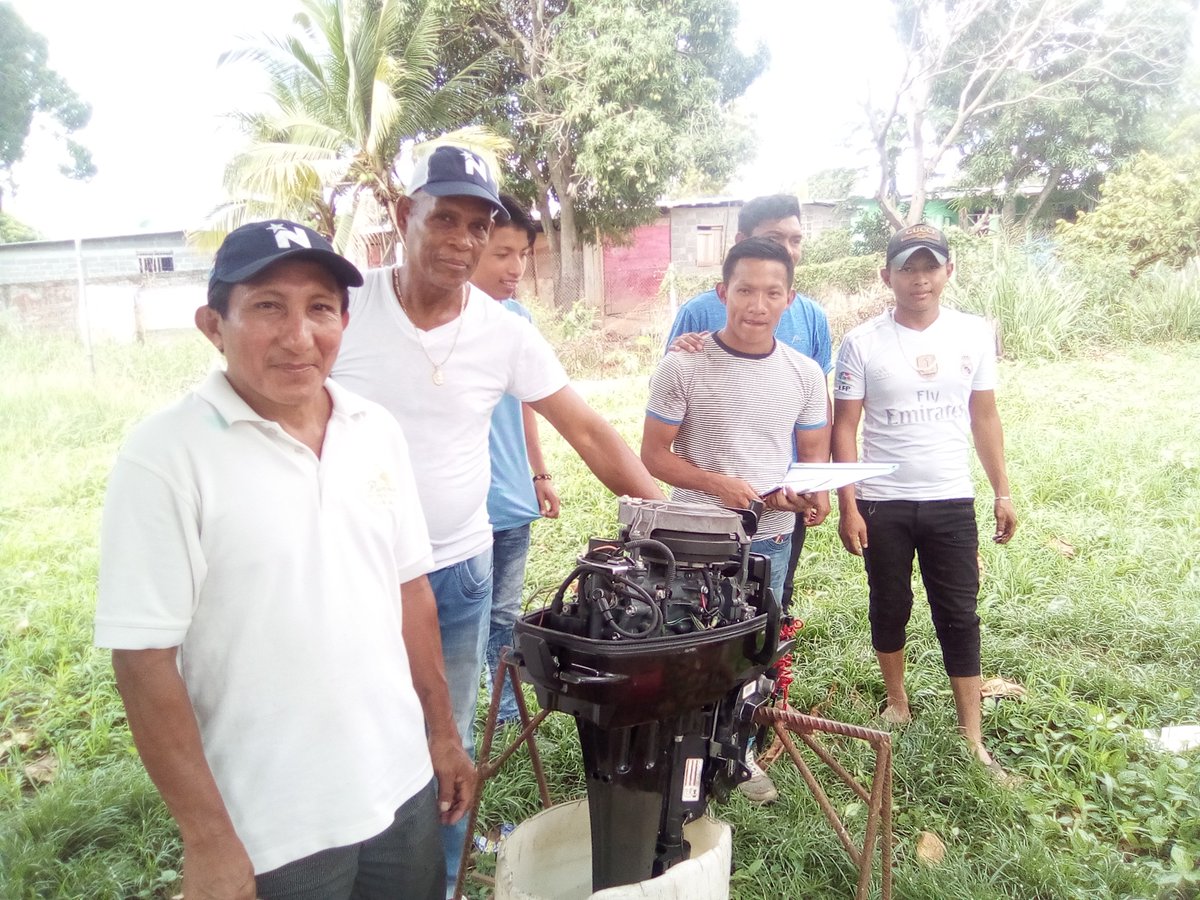 natijaens's tweet photo. Padres y jóvenes de Veracruz, reciben el taller de reparación de motor fuera  de borda, gracias al trabajo conjunto INADEH- Proyecto Lengua  Madre de la @fundacionmvo en beneficio de la comunidad. https://t.co/MQdXcsUik0