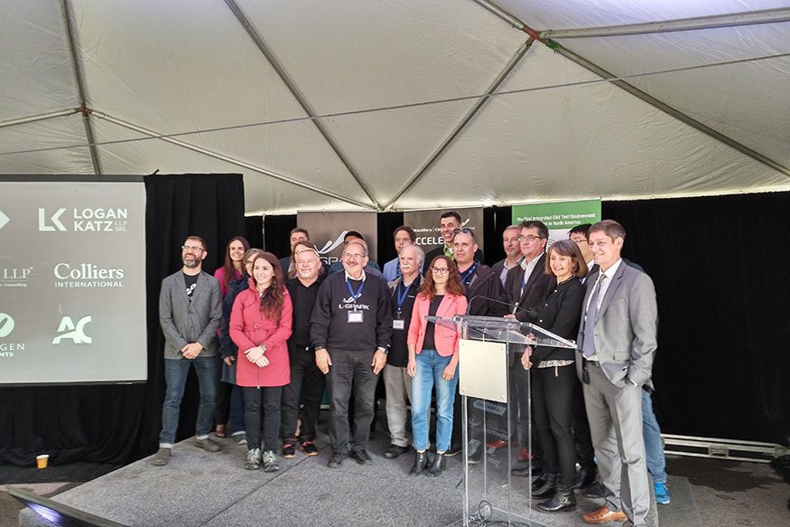 BlackBerry's tweet photo. Powered by #BBQNX tech, meet the companies looking to shape the future of mobility and the new products they’ve built to enhance the driving experience: https://t.co/cTlhKQlVdF https://t.co/pV1RLXXXla