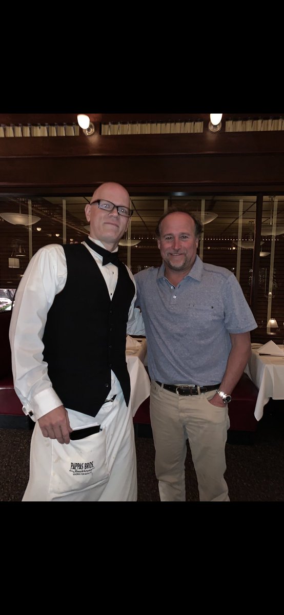 Holgorsendana's tweet image. We all want to be in Houston ⁦isn’t that right @notthefakeSVP⁩ ❓❓❓ ⁦@RealFakeSVP⁩ ⁦@PappasBros⁩