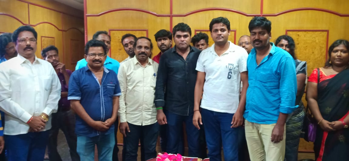 pro_thiru's tweet photo. #Owdatham Team Celebrating 10thDay movie Running Successfully @ #UdhayamTheatre
Story & Producer #Nethajiprabhu
And We Missing Our Contractor #Nesamani🔨 #Pray_for_Neasamani
#PrayForNesamani
@PROSakthiSaran https://t.co/Absxas2Dpp