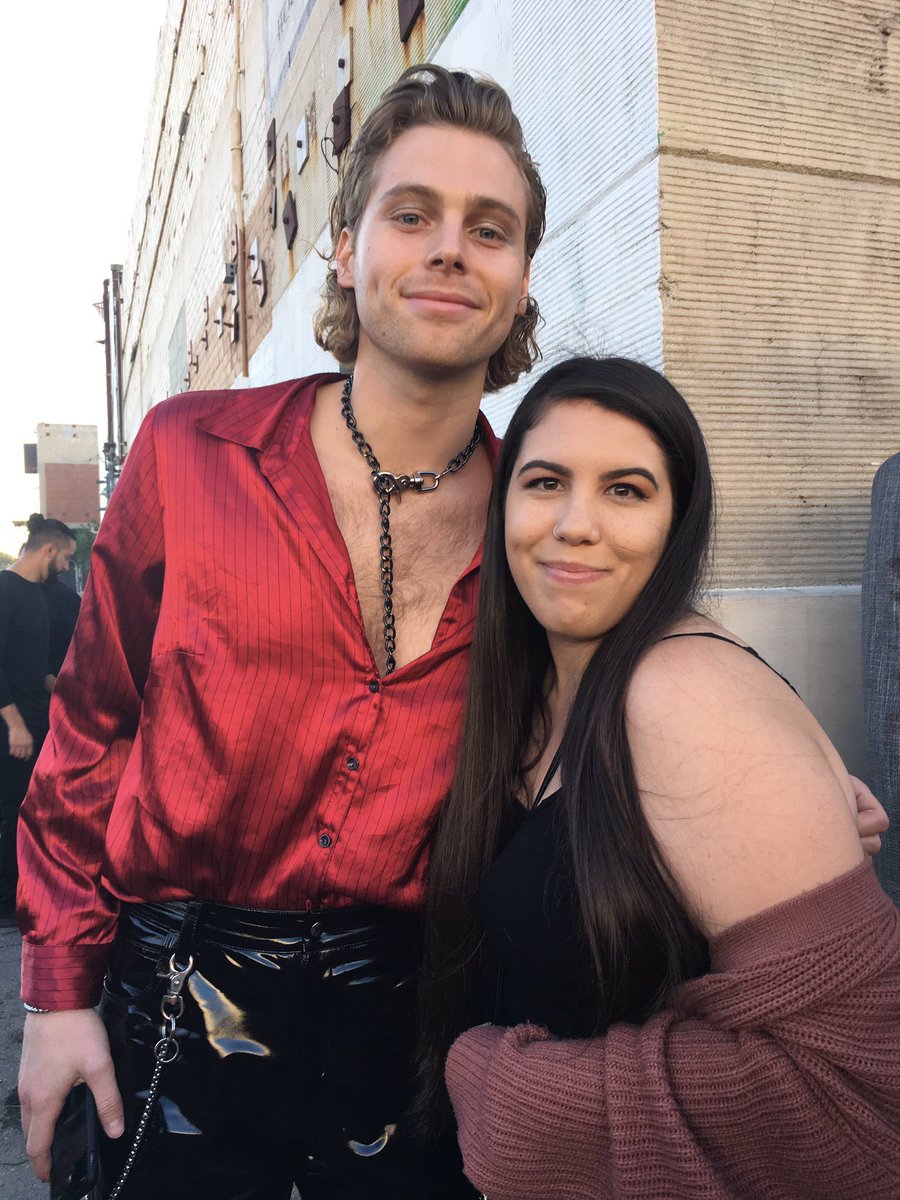Disconnected is one of the best songs ever also Luke looked so good last night idk whose photo this is honestly I just saved it bc he looked so good and now I’m emo