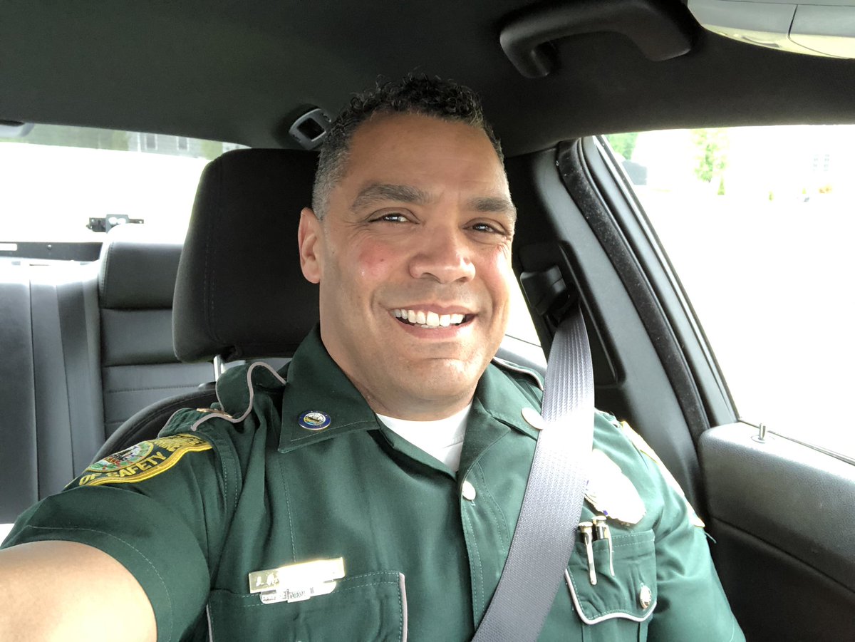 JohnAEncarnacao's tweet photo. Everytime. Buckle-up! #SeatBeltSelfie @NH_StatePolice #ImBuckledWithNHSP https://t.co/Yu04htaoXZ