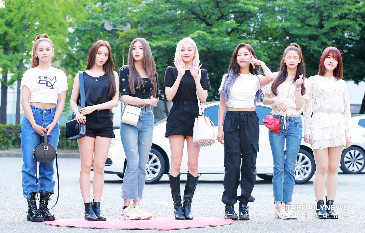 CLCMexicoFans's tweet photo. #CLC llegando a Music Bank #CLC_ME 💜 https://t.co/Kwi7gyQtLL