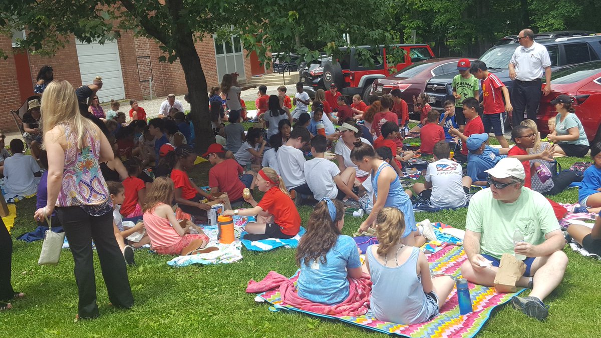 Pinewood Elementary tweet media