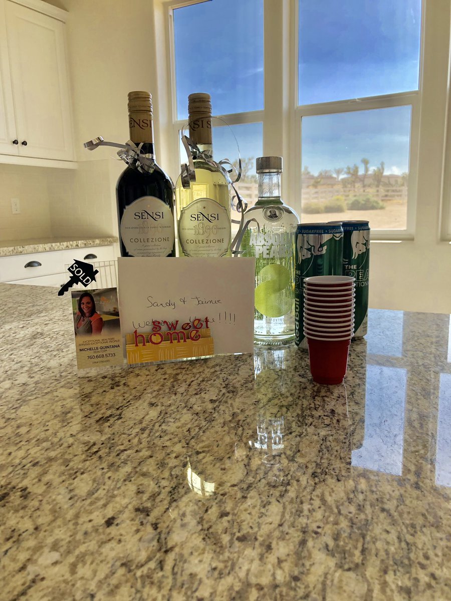 michelleqsells's tweet photo. Thank you @JensensFoods Sensi and @allthingscraft360 for the amazing closing gifts for my clients! @Team_pshomes 
#palmsprings #yuccavalley #jtnp #airbnb #stagecoach #coachella #realtor #michellesellspalmsprings
#jensensfoods #gomagazine #allthingscrafts360 #curvemagazine #jtlive https://t.co/k94CmR8rb6