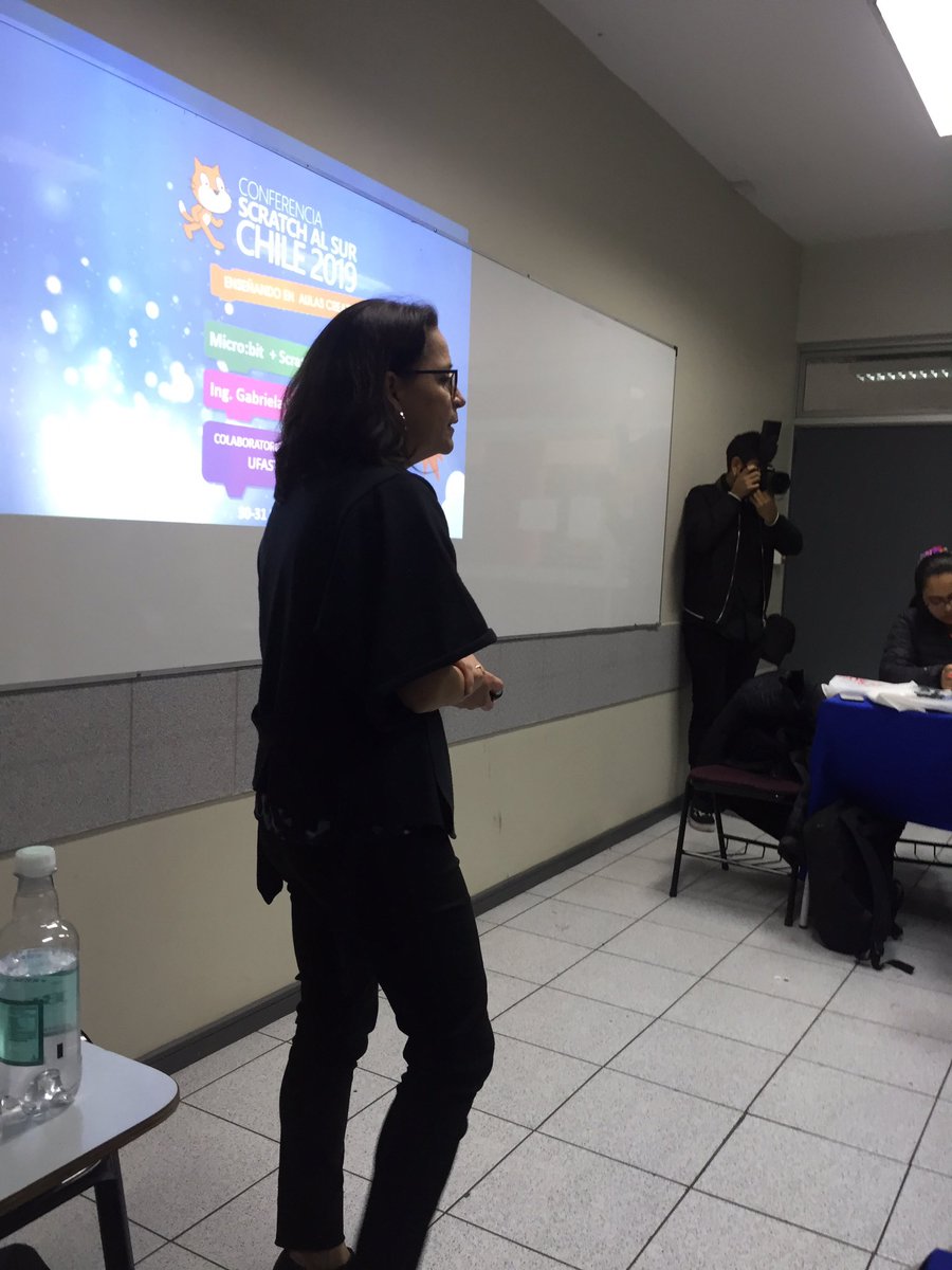 Presentando el Colaboratorio de Innovación de <a href="/UFASTA/">Universidad FASTA</a> y el Laboratorio de Innovación Digital Educativa -Compartiendo la Experiencia “Microbit + Scratch= Innovación” en #ScratchAlSur2019 #microbit #aprendizajecreativo <a href="/Scratchalsur/">Scratch al Sur</a> <a href="/scratch/">Scratch Team</a> <a href="/thisandagain/">Andrew Sliwinski</a> <a href="/microbit_edu/">Micro:bit Educational Foundation</a>