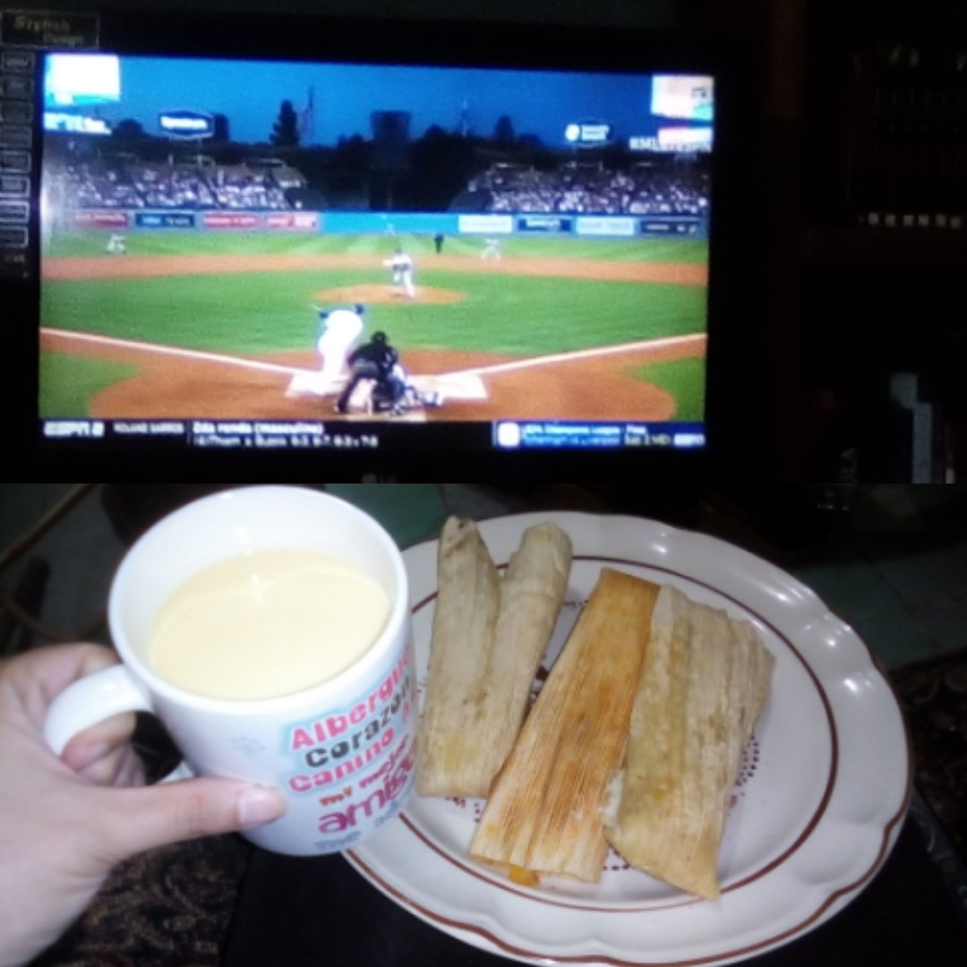 Mariag_Calderon's tweet photo. Buenas noches siguiendo la tradición de mi abuelo, tamales, leche y béisbol. Saludos desde Torreón. #MLBxESPN https://t.co/tmEXLlFhFa