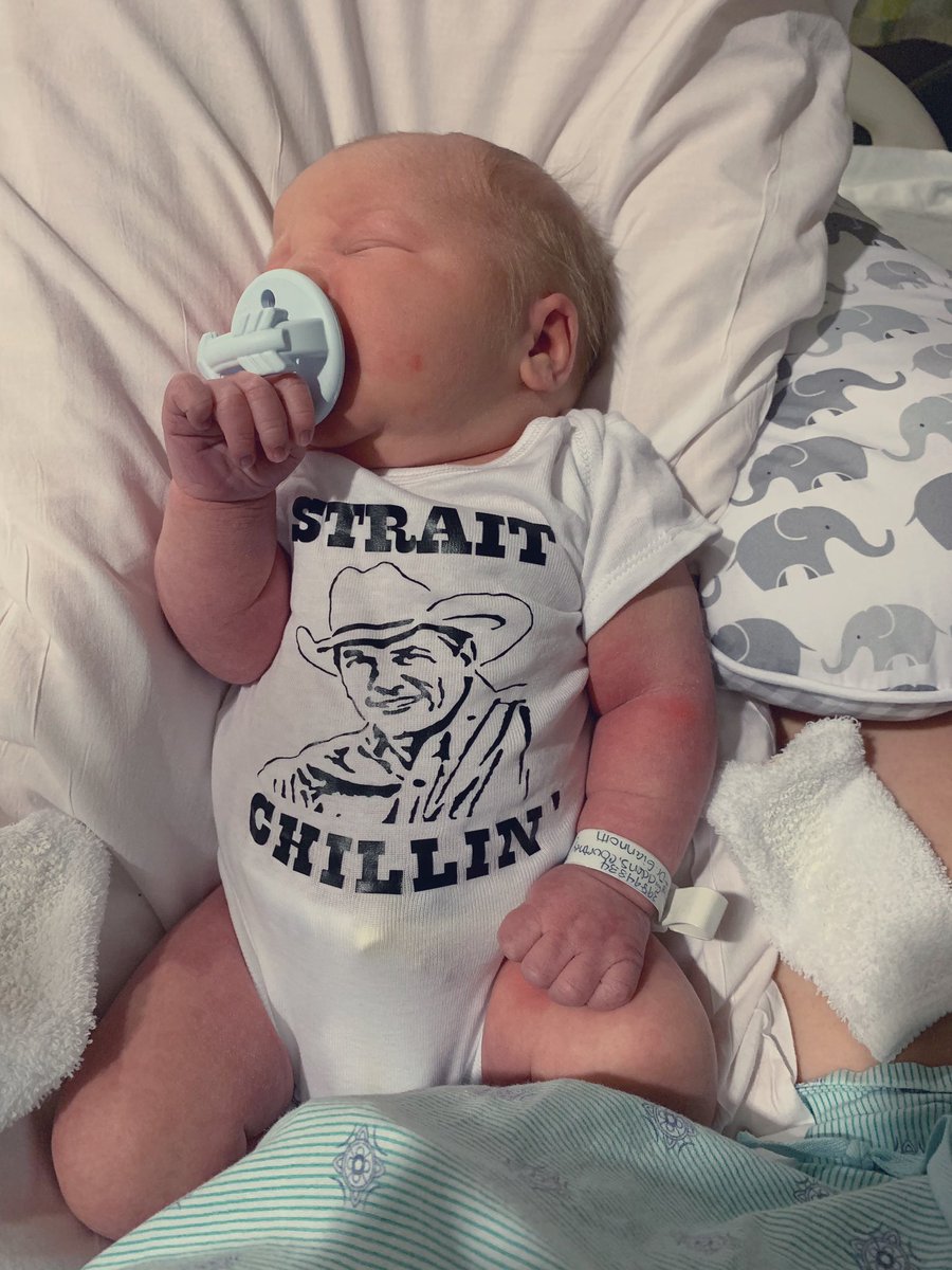 CgGiddens's tweet photo. @Georgestrait @TheEllenShow Baby Jack Strait Chillin He is already George Strait biggest fan!!! https://t.co/F2yTnb3TNz