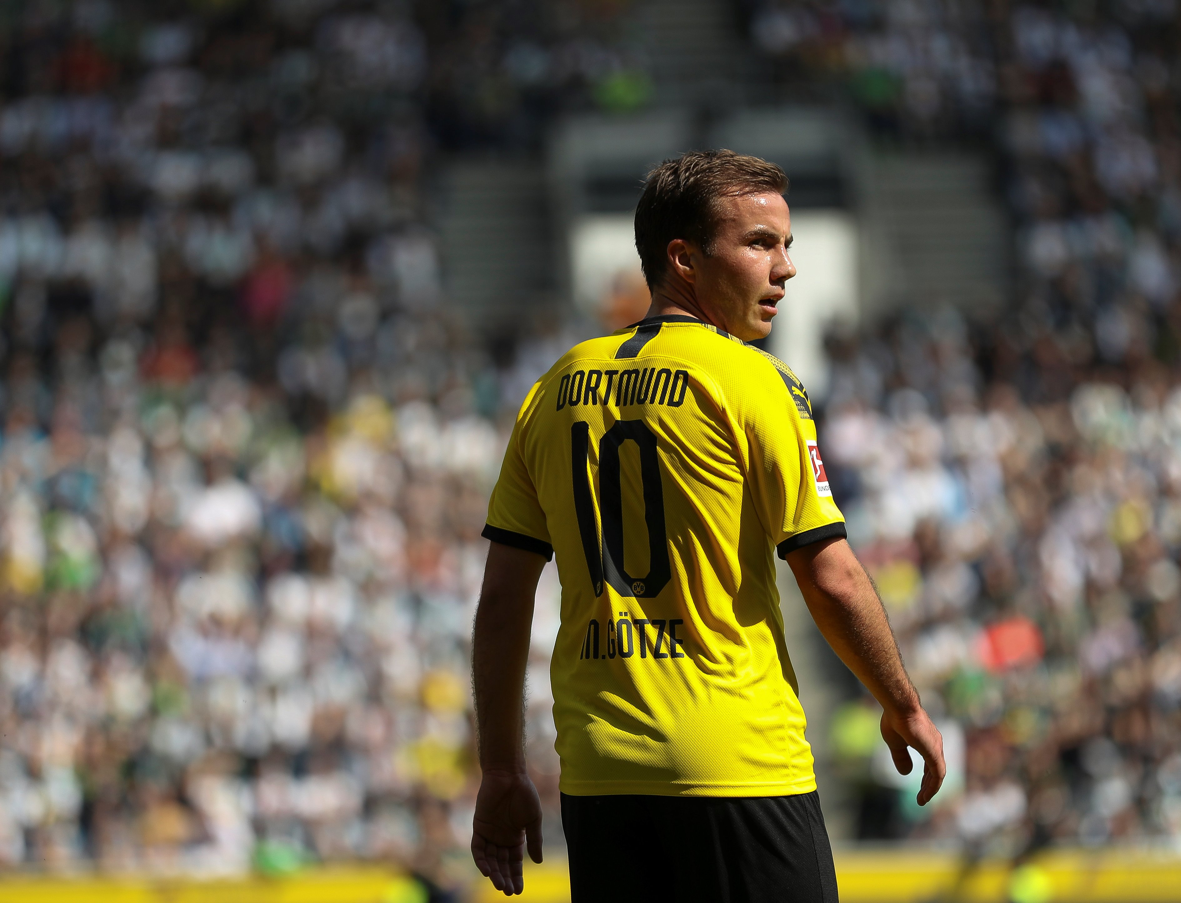 サッカーキング 移籍の噂 ライバルたちの加入で減俸か ゲッツェにイングランド行きの可能性が浮上 T Co 9bxtdky4z2 編集部より ドルトムント の10番に移籍の可能性が浮上しました ドルトムントはすでに来シーズンへ向けて