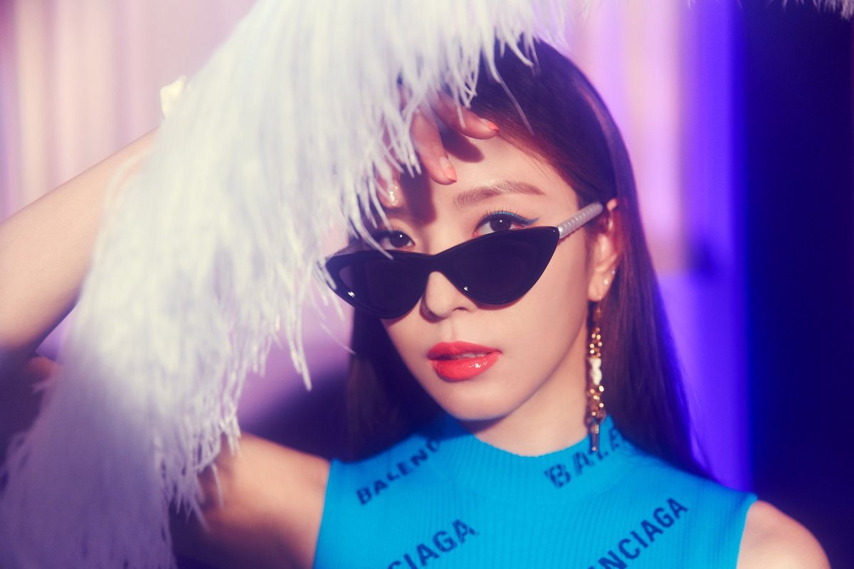 SMTOWNGLOBAL's tweet photo. ‘The Star of Asia’ BoA’s new single ‘Feedback’ will be released on June 4th at 6PM KST! 
Stay tuned for the self-written fresh song featuring rapper Nucksal!👍
 
#보아 #BoA #Feedback #넉살 https://t.co/tOARFUeiXL