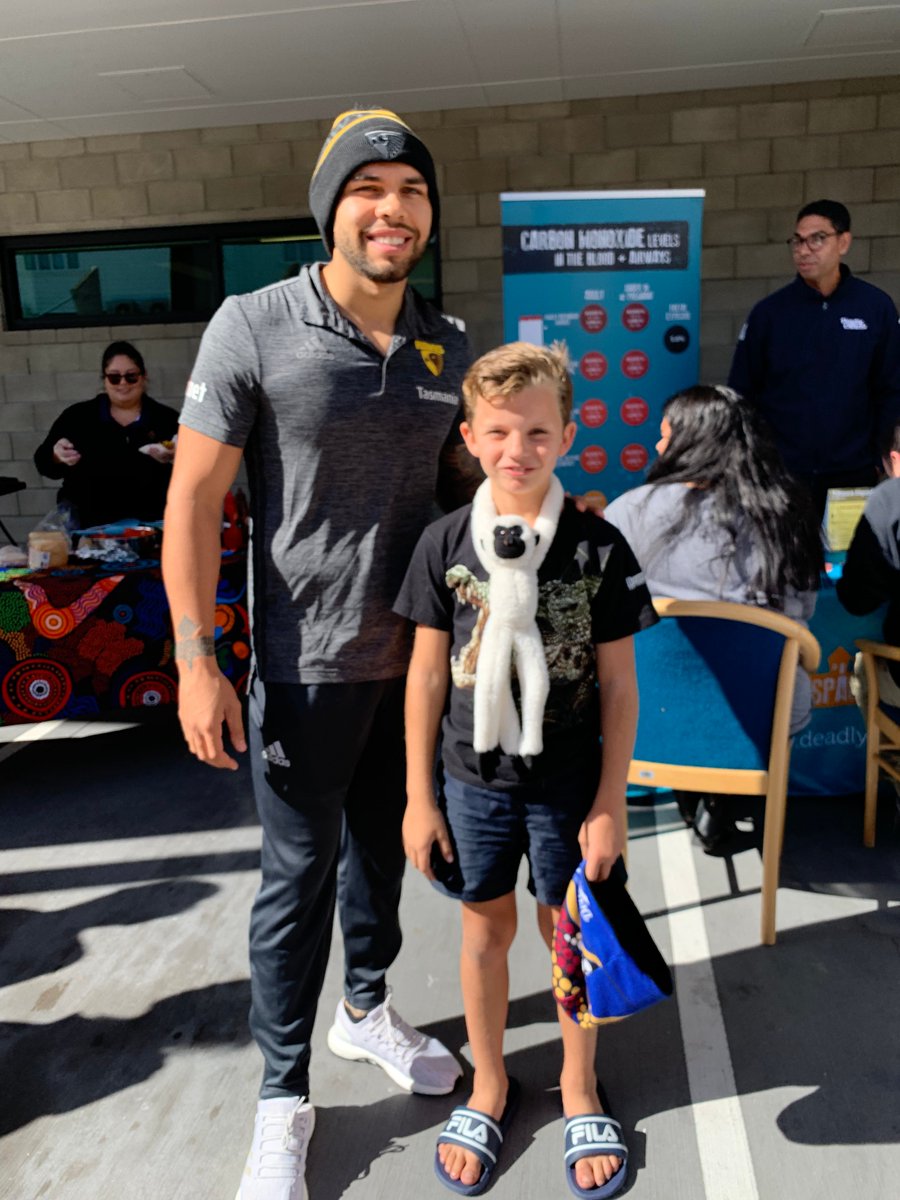 We had a deadly time today at our Gabba clinic to mark World No Tobacco Day. Special thanks to our AFL friends Allen Christensen, Charlie Cameron and Jarman Impey who dropped in to meet fans. @brisbanelions @HawthornFC @ATSICHSBris #WorldNoTobaccoDay2019 #deadlychoices