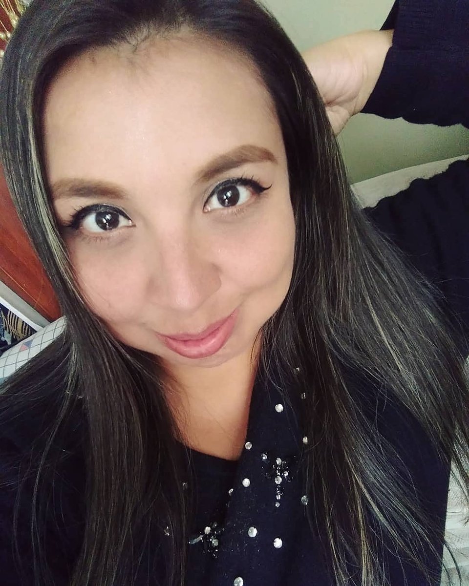 LaConejaRabbit's tweet photo. Sé que me falta mucho pero ahí vamos aprendiendo el #makeup 🌈
#larabbamakeup #makeupartistinprocess #bloggerinprocess #NoSoySeñora #NoSoySeñoraMakeup https://t.co/queV33U7s7