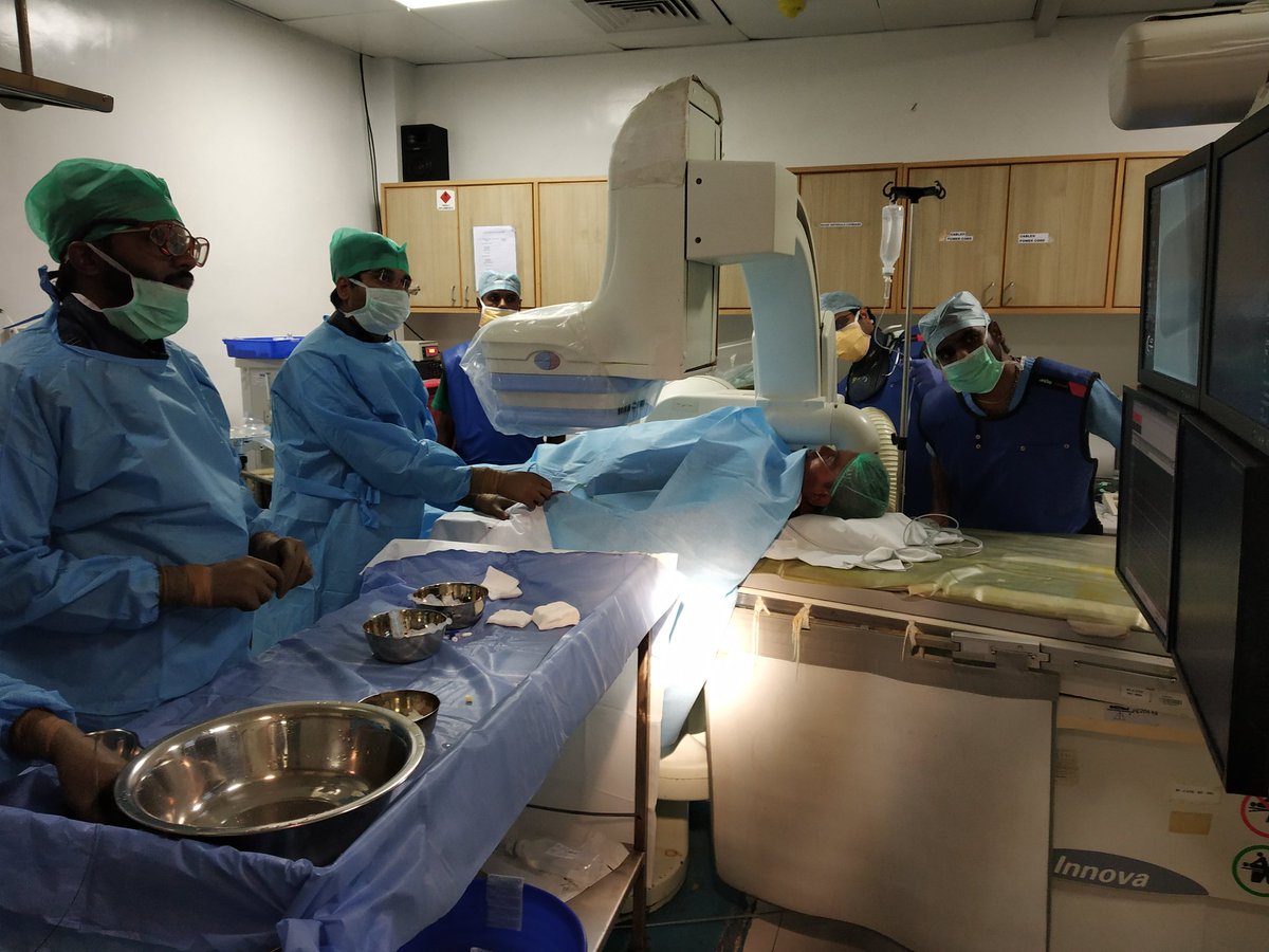 DrLighthunter's tweet photo. Our set up for #ldTRa US guided puncture and sheath. #Screenthewire to get across arch. 125 cm hardware for visceral vascular. #Irad #FOAMrad #WithoutAScalpel https://t.co/EdzDtF1VpN