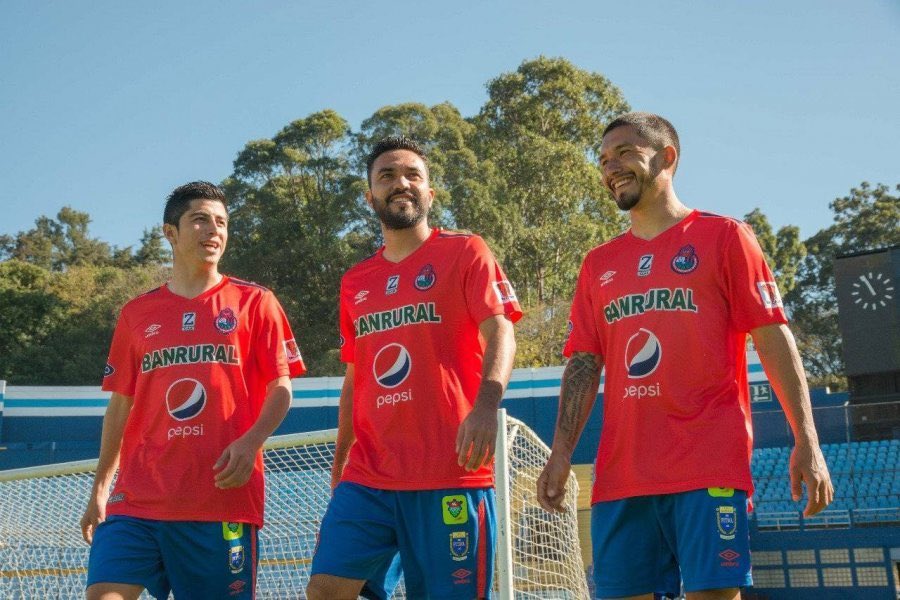 Municipal hará Tryouts en Santa Clarita Ca. El viernes 5 de Julio. Edades de 15 a 25 años. El cupo es limitado. Cualquier nacionalidad. Registration tienda Boost Mobile Lyons Ave. Tex 661-505-3164