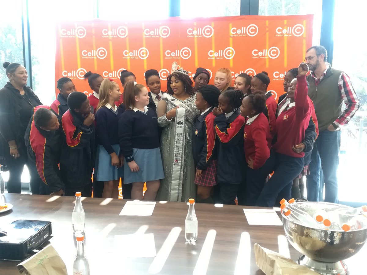 dipolelo_hou's tweet photo. @CellC @cellcgirl #GirlChild2019
#MoreThanADay
What an inspiring, fruitful day we had with the girls.
The future belongs to those who believe in the power of their dreams, as we practically outlined a girl with a dream becoming a woman with a vision.
#missplusworld
#missplusworldambassador https://t.co/JHzPxExfEy