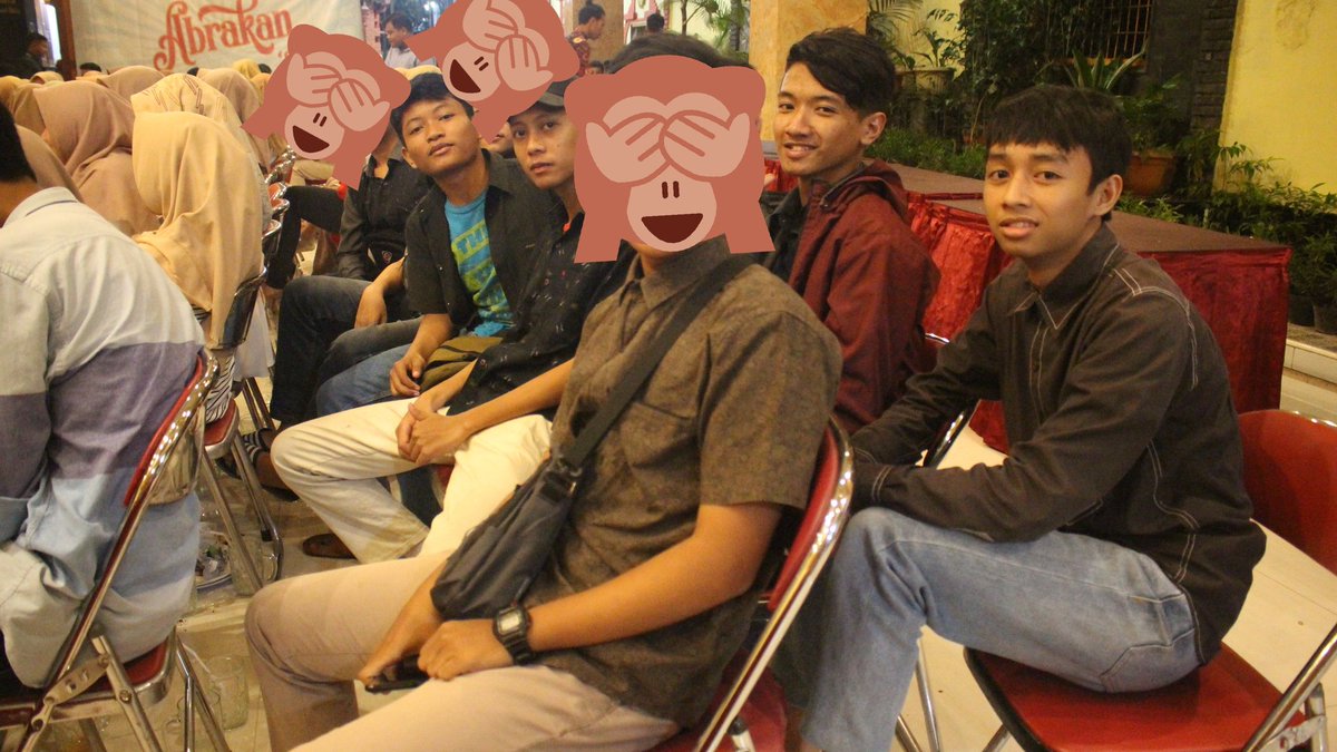 elesonsmasey's tweet photo. Sebagian dari kami yang ikut bukber angkatan 020☺️
Semoga besok bisa tambah lagi yang ikut bukber angkatan hehe😊
#ELESON https://t.co/0f3hjp6NfO