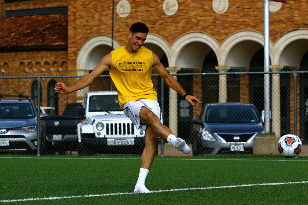 HZWmedia_'s tweet image. 2016-2019 photography glow ups🙌🏻 #NeverQuitLearning #NeverQuitImproving