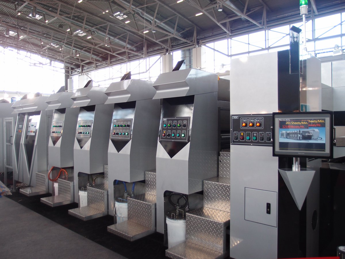tien_ltd's tweet photo. Miniline QS-618 (full servo, fixed type)
Size: 660x1800mm
Max.speed: 400 sheets per min.
Order change: 2 minutes
Read more about the QS-series converters: https://t.co/GLNMcfwVUE
#TCY_Qseries #QS618 #flexo #folder #gluer #miniline #machine #packaging #corrugated #manufacturing https://t.co/eHHEabL7P4