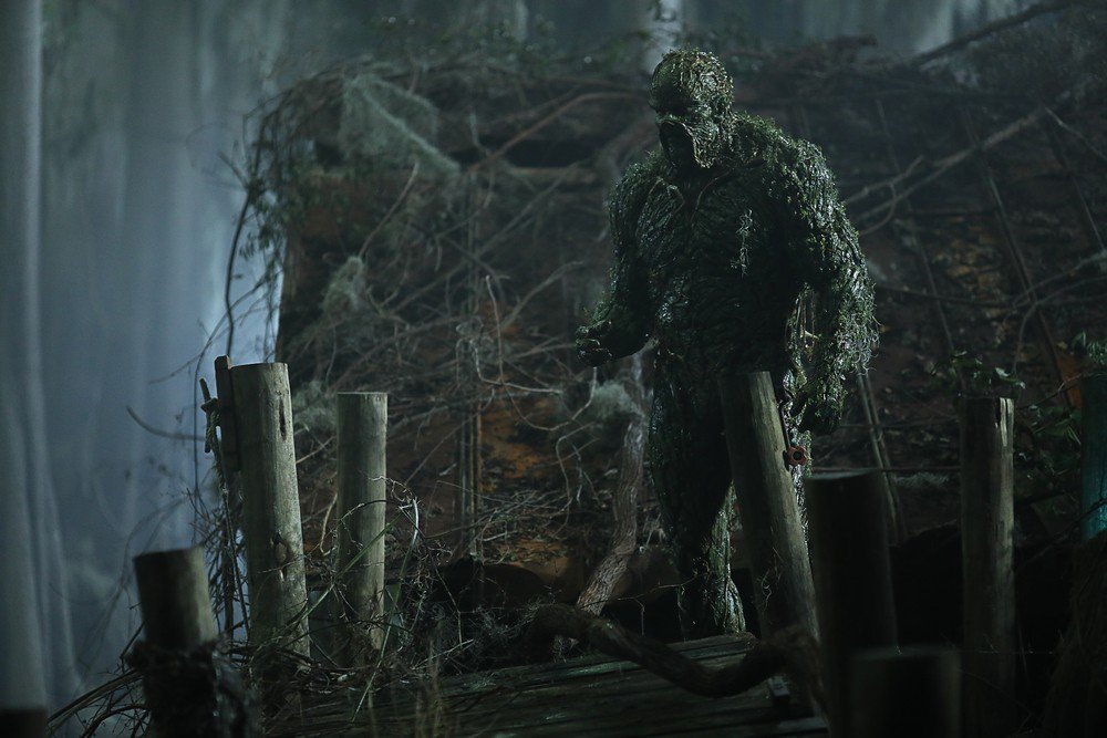 SwampThingTV's tweet photo. #SwampThing Episode 2 Photos: "Worlds Apart" - featuring our first looks at several characters &amp; this great new shot of @DerekMears as Swampy! Gallery HERE: https://t.co/Dt0LaWZ5fG https://t.co/oGB37NWmeP