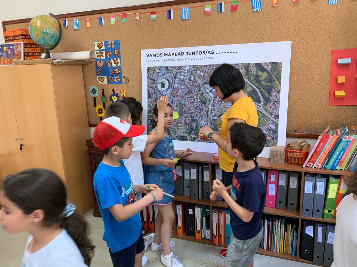 GudaMateus's tweet photo. What a day first Urbinat eu 2020 at schools o’porto Corujeira !!!! All day participatory workshop ... Guda developed to Urbinat  design thinking tools - mapping, metrics of belonging and imagina the future .. what a great felling 🙂 Susana Leonor Sofia Martins #URBI_NAT https://t.co/tgyPE93zCb